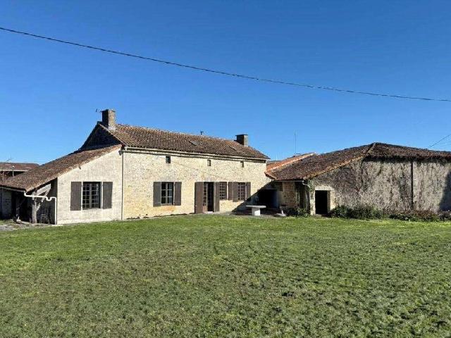 Vente maison 5 pièces Civray 86