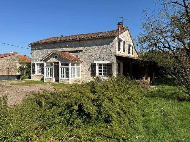 Vente maison 5 pièces Civray 86