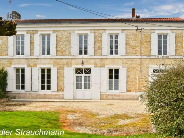 Vente maison 5 pièces Ardillières 17