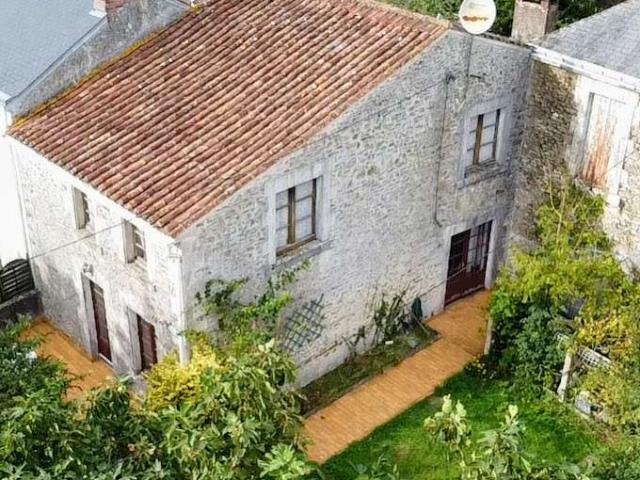 Vente maison 5 pièces Bazoges en Pareds 85