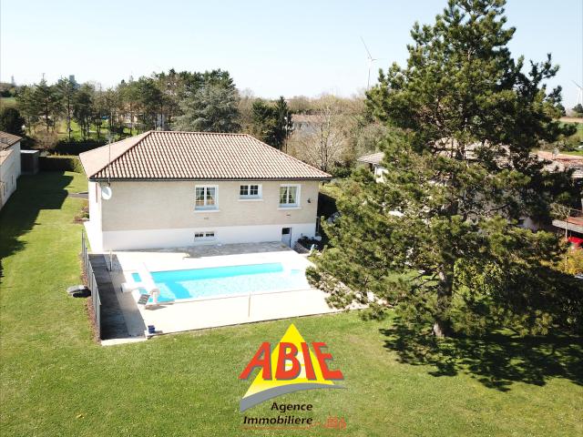 Vente maison 5 pièces Benet 85