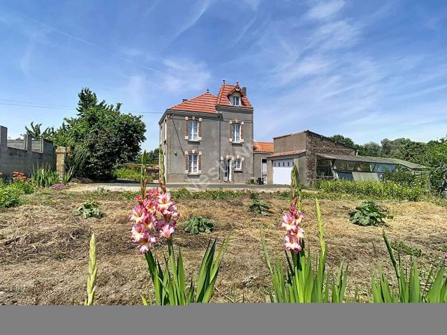 Vente maison 5 pièces Gesté 49