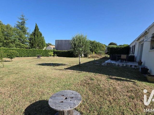 Vente maison 5 pièces Fontcouverte 17