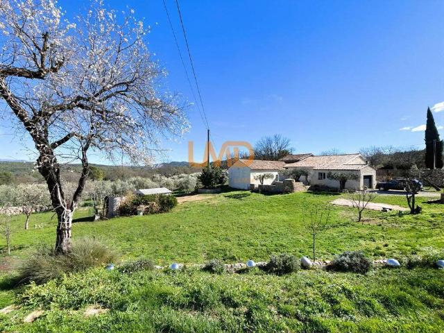 Vente maison 5 pièces Figanières 83