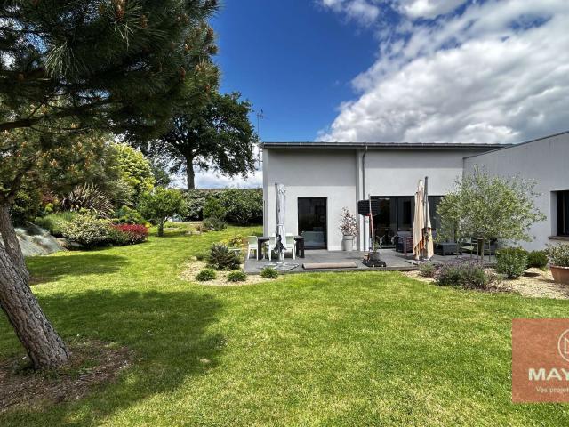 Vente maison 5 pièces Laval 53