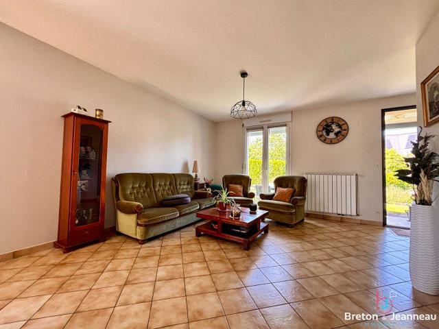 Vente maison 5 pièces Laval 53