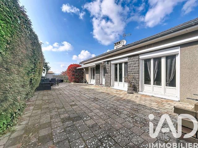 Vente maison 5 pièces Le Chambon Feugerolles 42