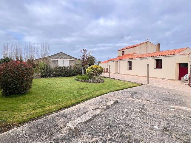 Vente maison 5 pièces Le Bernard 85