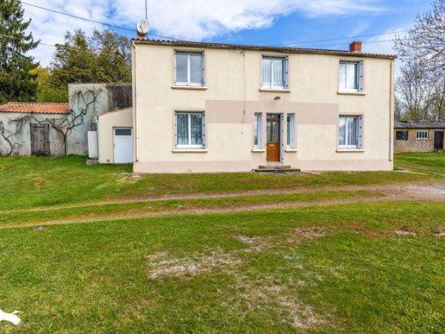 Vente maison 5 pièces Nesmy 85
