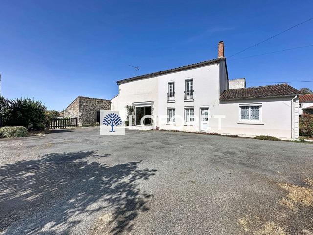Vente maison 5 pièces Nueil les Aubiers 79