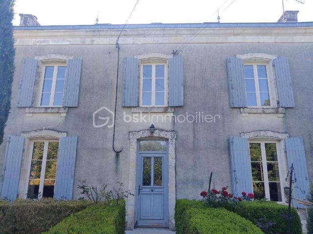 Vente maison 5 pièces Saint Georges de Noisné 79