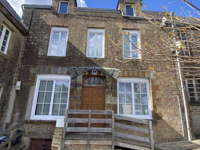 Vente maison 5 pièces Saint Denis de Gastines 53