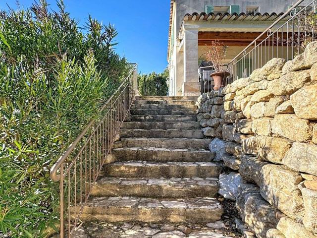 Vente maison 5 pièces Saint Saturnin lès Apt 84