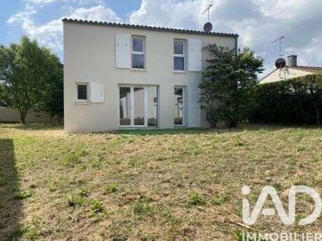 Vente maison 5 pièces Saint Vivien 17