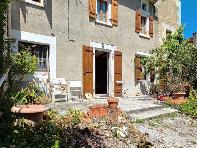 Vente maison 5 pièces Ruelle sur Touvre 16