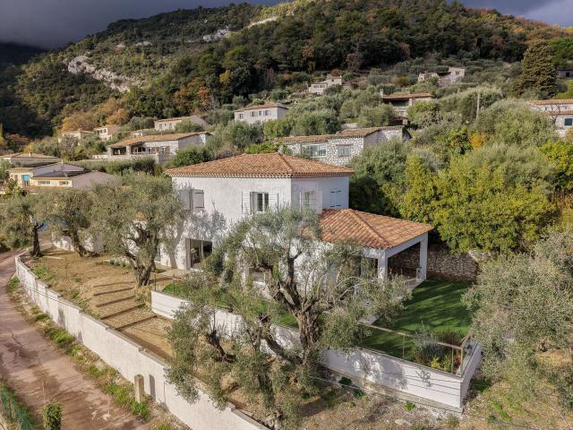 Vente maison 5 pièces Tourrettes sur Loup 06