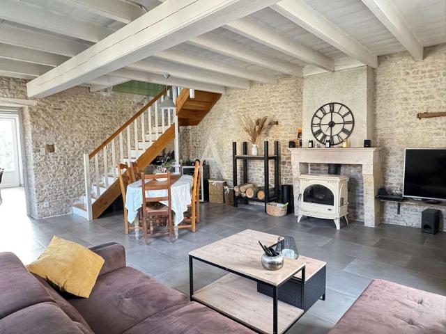 Vente maison 5 pièces Vouillé les Marais 85