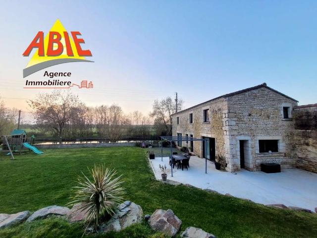 Vente maison 5 pièces Velluire 85
