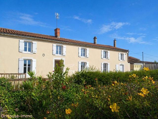 Vente maison 5 pièces Vix 85