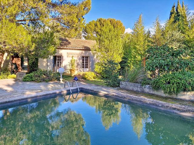 Vente maison 5 pièces Villeneuve lès Avignon 30