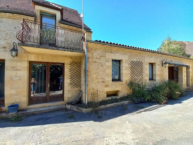 Vente Maison 67 pièces 2300 m2 Sireuil