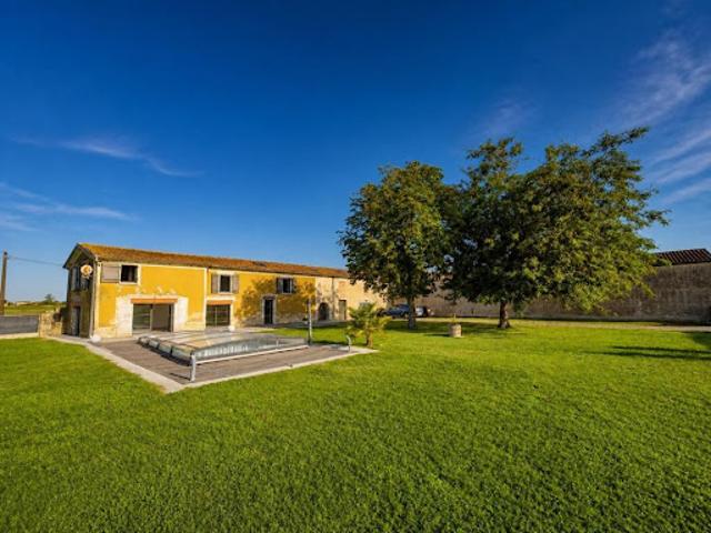Vente Maison 6 pièces 250 m2 Bégadan