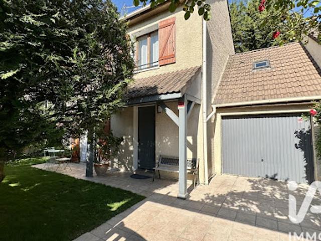 Vente Maison 6 pièces 105 m2 Sainte genevieve des bois