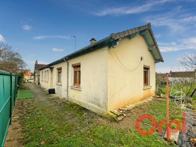 Vente Maison 6 pièces 105.7 m2 Ainay le Château
