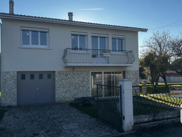 Vente Maison 6 pièces 100 m2 Saint Germain de Lusignan
