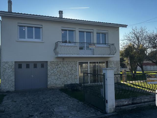 Vente Maison 6 pièces 100 m2 Saint Germain de Lusignan