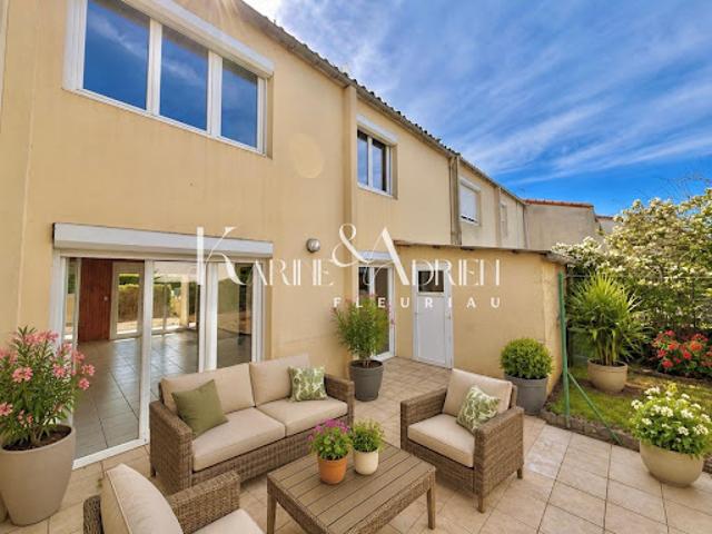 Vente Maison 6 pièces 102 m2 Fontenay le Comte