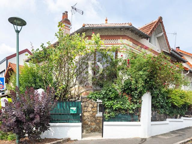 Vente Maison 6 pièces 118.22 m2 Arcueil