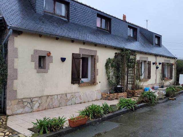 Vente Maison 6 pièces 110 m2 Ploëzal