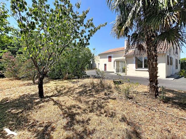 Vente Maison 6 pièces 113 m2 Hiersac
