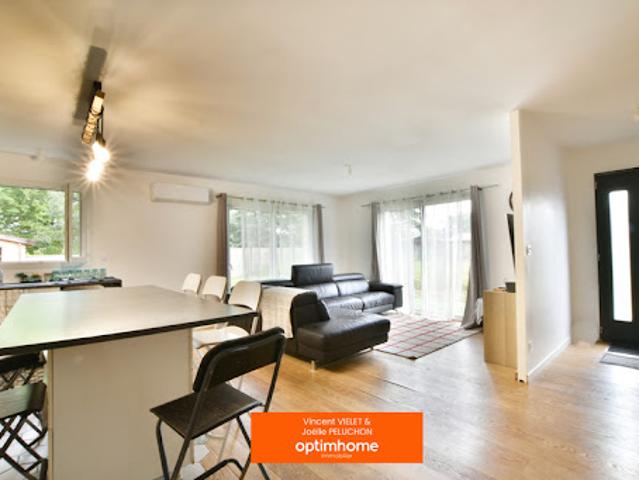 Vente Maison 6 pièces 124 m2 Ambares et lagrave