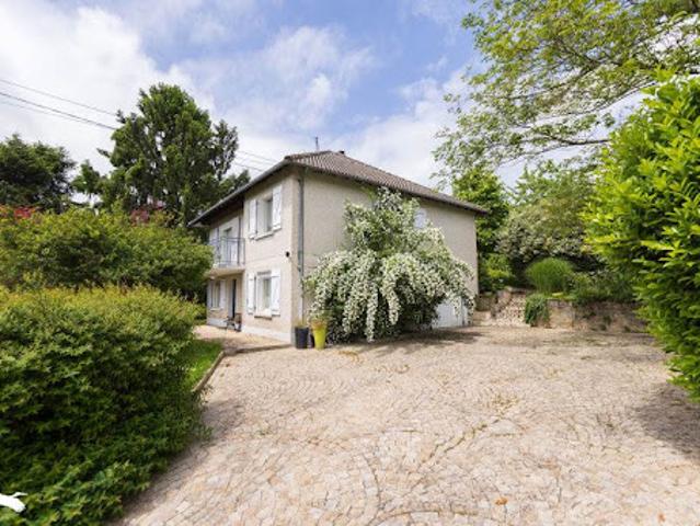 Vente Maison 6 pièces 126 m2 Saint Germain les Vergnes