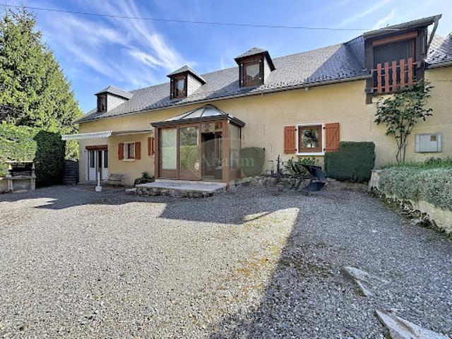Vente Maison 6 pièces 127 m2 Campan