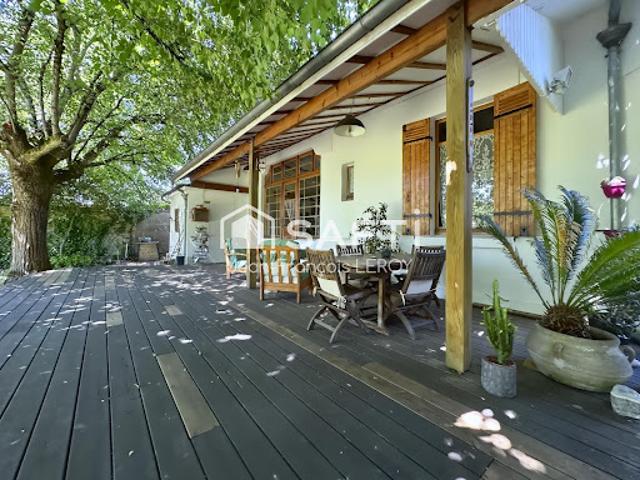 Vente Maison 6 pièces 127 m2 Saint Médard en Jalles
