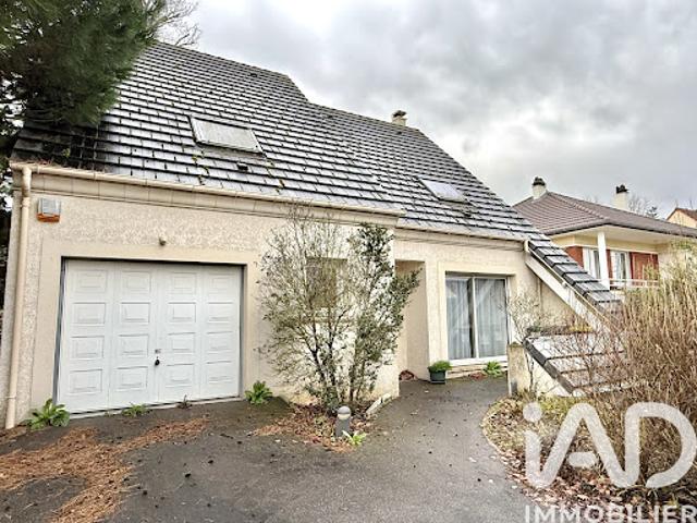 Vente Maison 6 pièces 127 m2 Sainte genevieve des bois