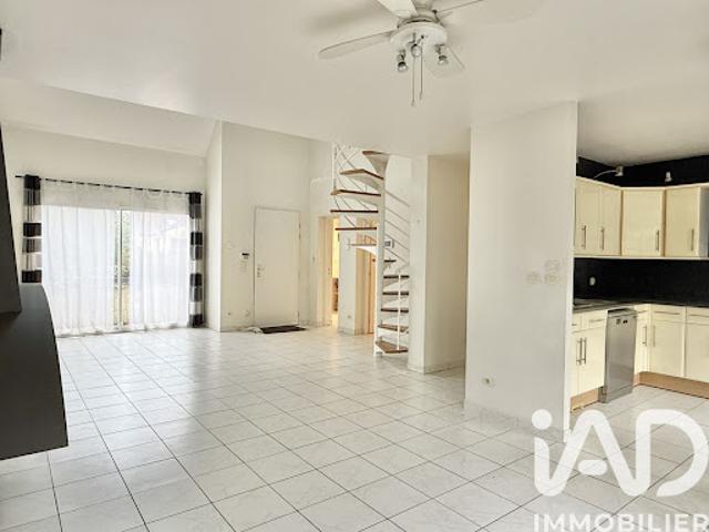 Vente Maison 6 pièces 127 m2 Sainte genevieve des bois