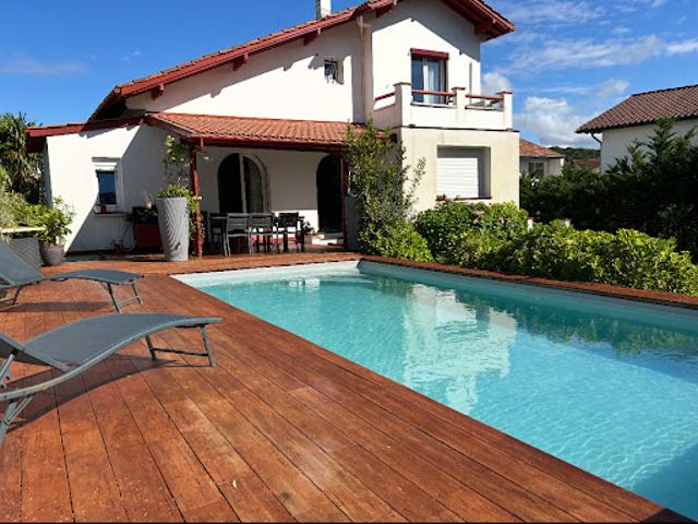 Vente Maison 6 pièces 135 m2 Urrugne