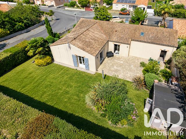 Vente Maison 6 pièces 123 m2 Saint Etienne du Bois