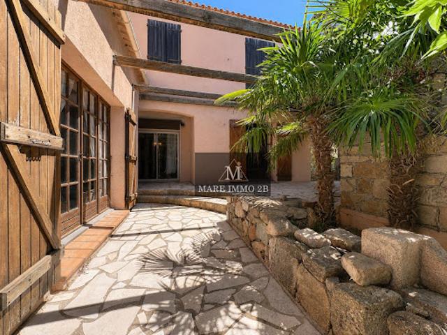 Vente Maison 6 pièces 135 m2 Calenzana