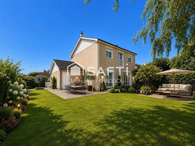 Vente Maison 6 pièces 135 m2 Le Mesnil Saint Denis