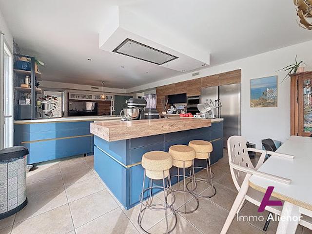 Vente Maison 6 pièces 135 m2 Le Barp