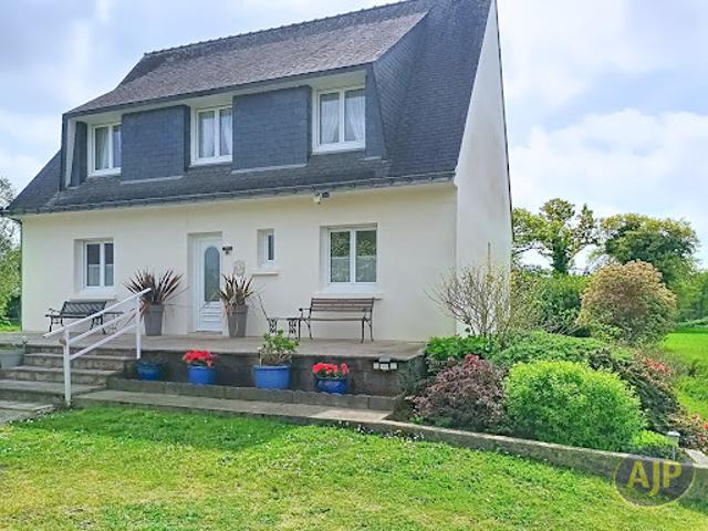 Vente Maison 6 pièces 136 m2 Pleucadeuc