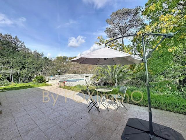 Vente Maison 6 pièces 136 m2 Roquefort les Pins