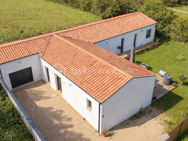 Vente Maison 6 pièces 138 m2 Surgères