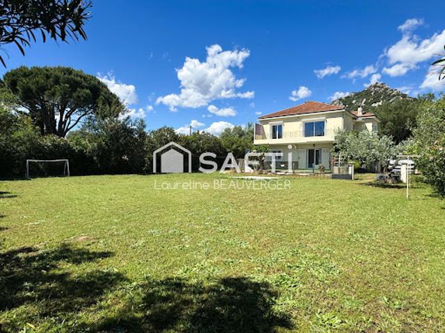 Vente Maison 6 pièces 130 m2 Hyeres
