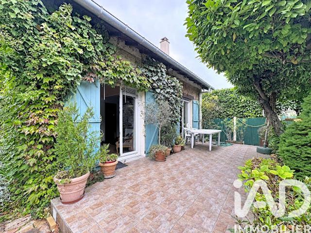 Vente Maison 6 pièces 133 m2 Le Mesnil le Roi